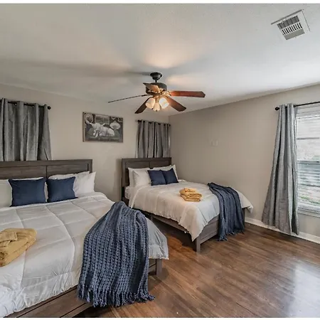 King Bed, Close To Dtwn, 7Th Street, & All Hospitals